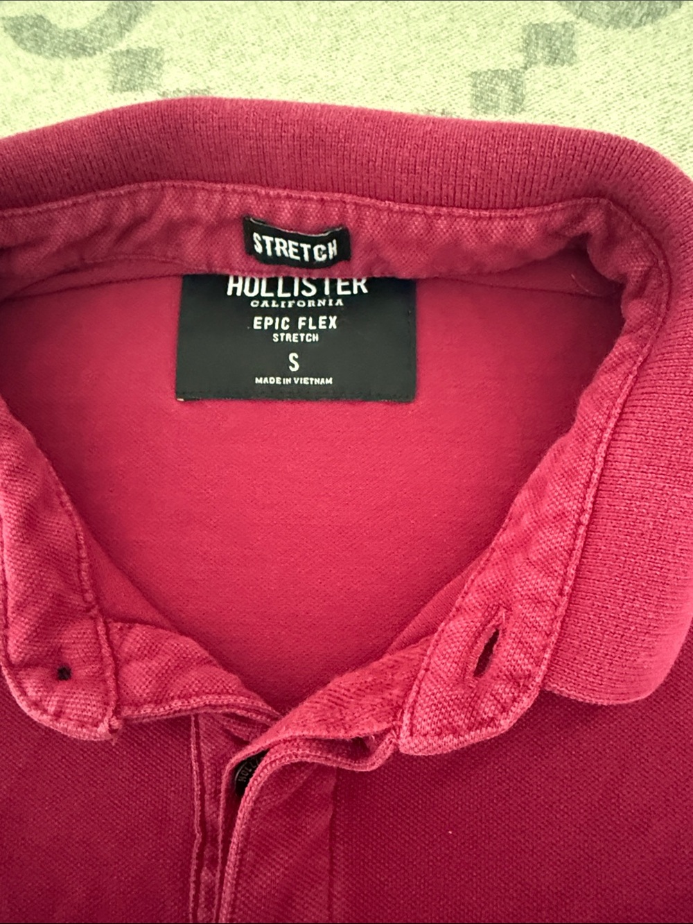 Hollister Men's Red V-Neck Epic Flex Stretch Sweater